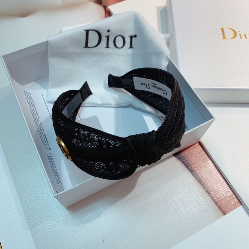 CHRISTIAN DIOR